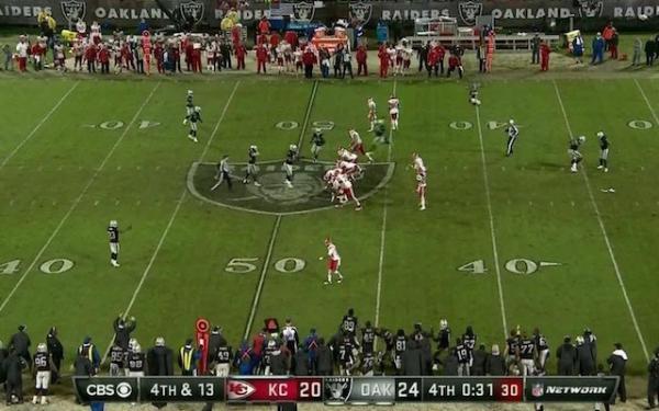 Raiders-Chiefs-crazy-offside-fourth