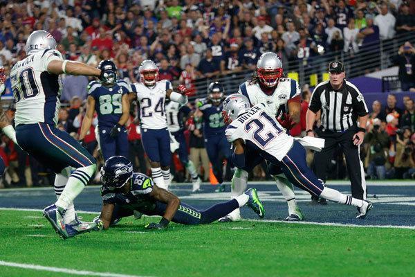 Malcolm Butler (21) intercetta Wilson, i Patriots sono campioni del Mondo