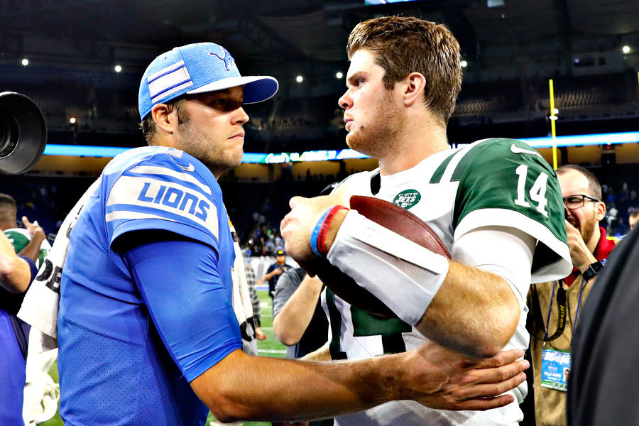 il saluto a fine partita tra Stafford e Darnold