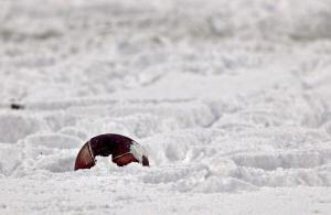 american football snow neve