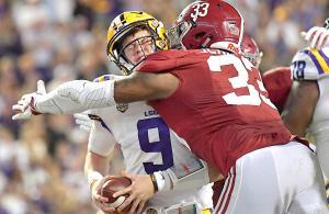 Alabama vs LSU, il sack ai danni di Joe Burrow