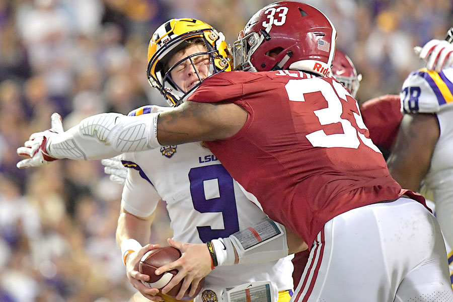 Alabama vs LSU, il sack ai danni di Joe Burrow