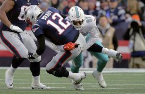 NFL 2019 Patriots vs Dolphins Brady sack