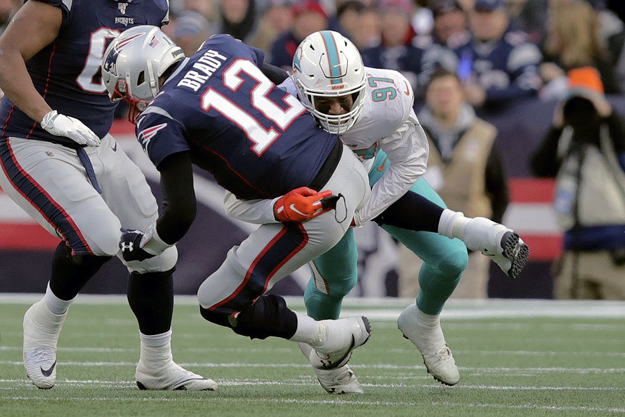 NFL 2019 Patriots vs Dolphins Brady sack