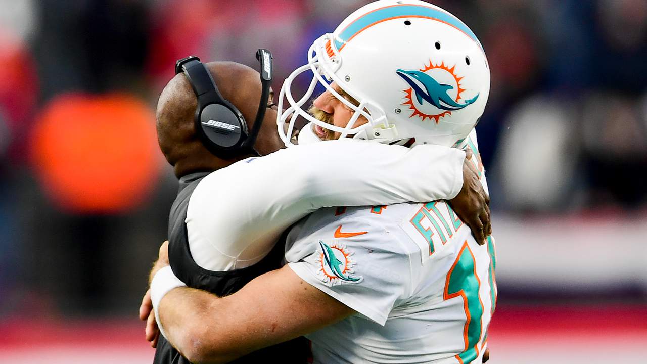 Miami_Dolphins_Fitzpatrick_Flores