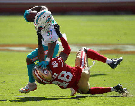 MylesGaskin_vs_49ers