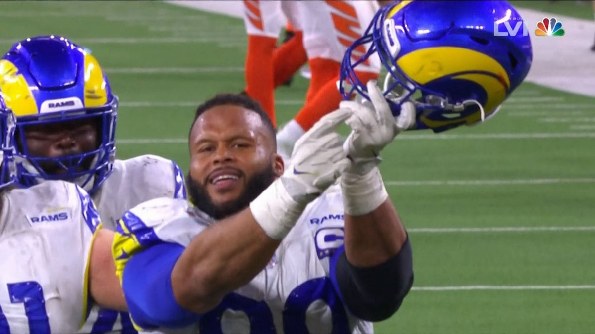 Aaron Donald Rams, festeggia la vittoria nel Super Bowl LVI