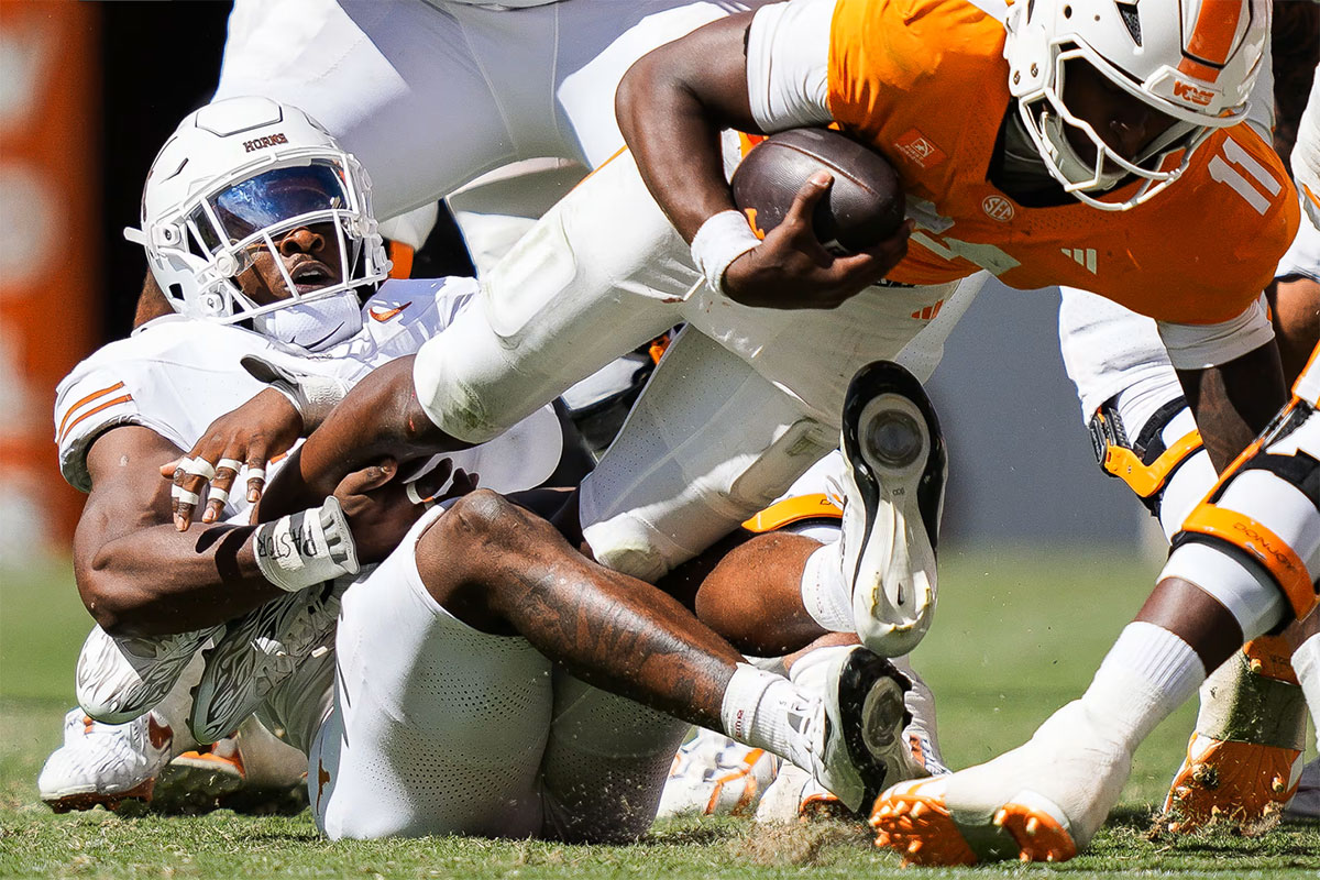 Colin Simmons sack Faizon Brandon Texas vs Tennessee NCAA 2026 week 4
