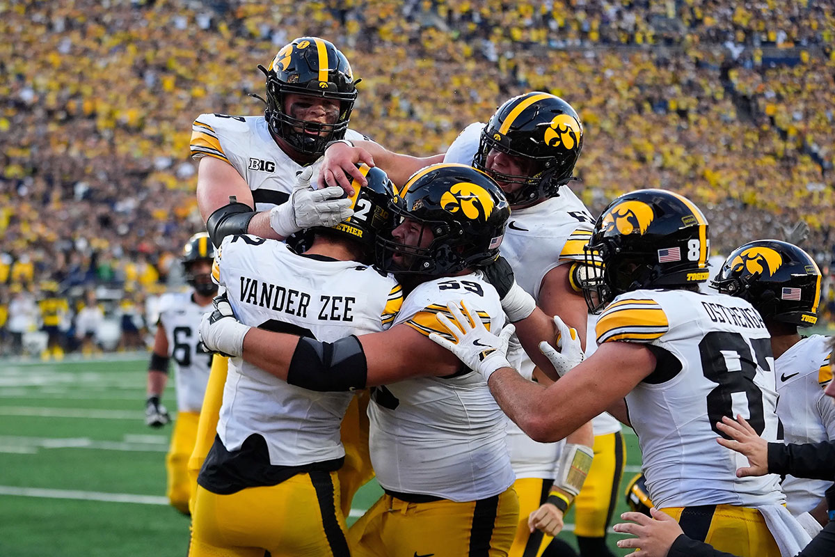 Reece Vander Zee Michigan vs Iowa NCAA 2026 week 4