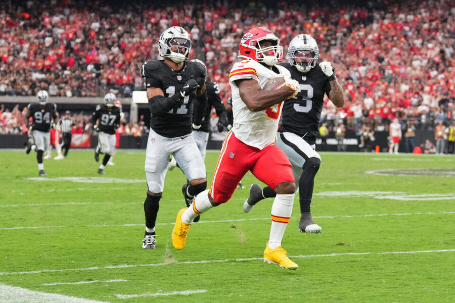 Kenneth Walker III Chiefs vs Raiders NFL 2026